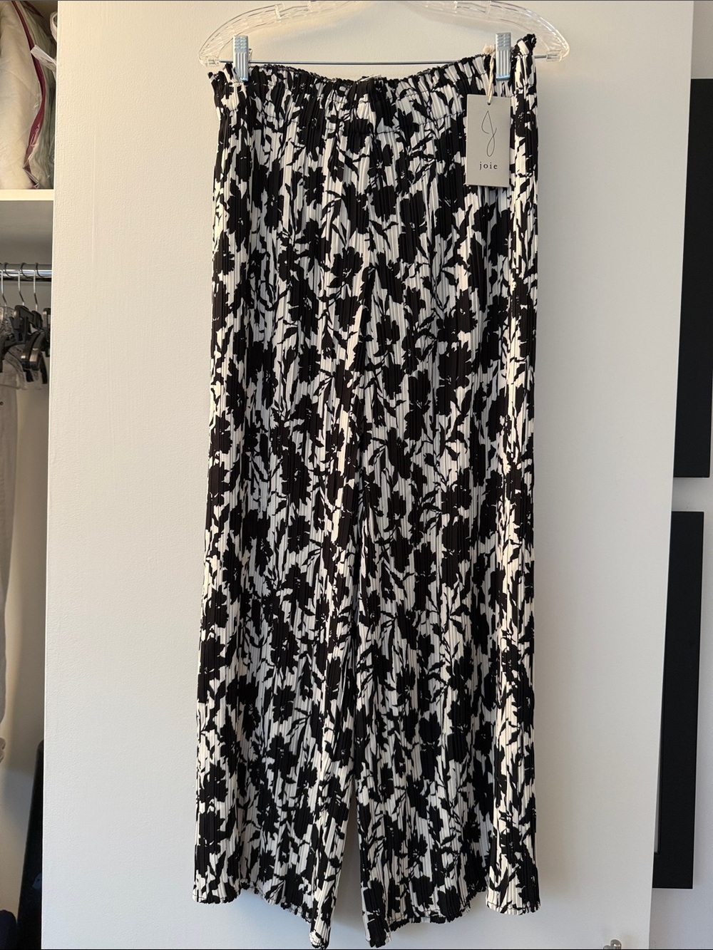 Joie Black & White Floral Pleated Pants - size L